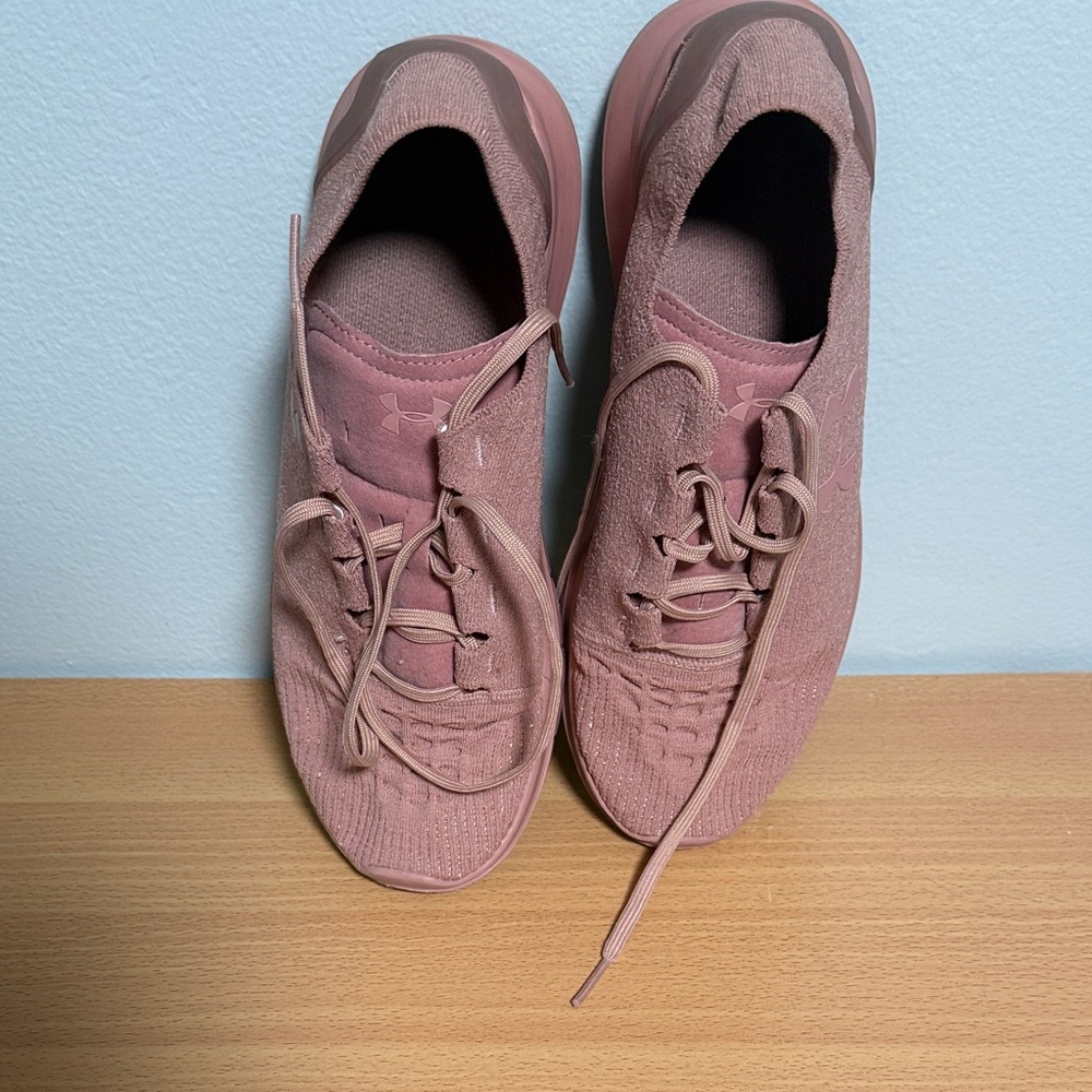 Men’s Under-armor sneakers